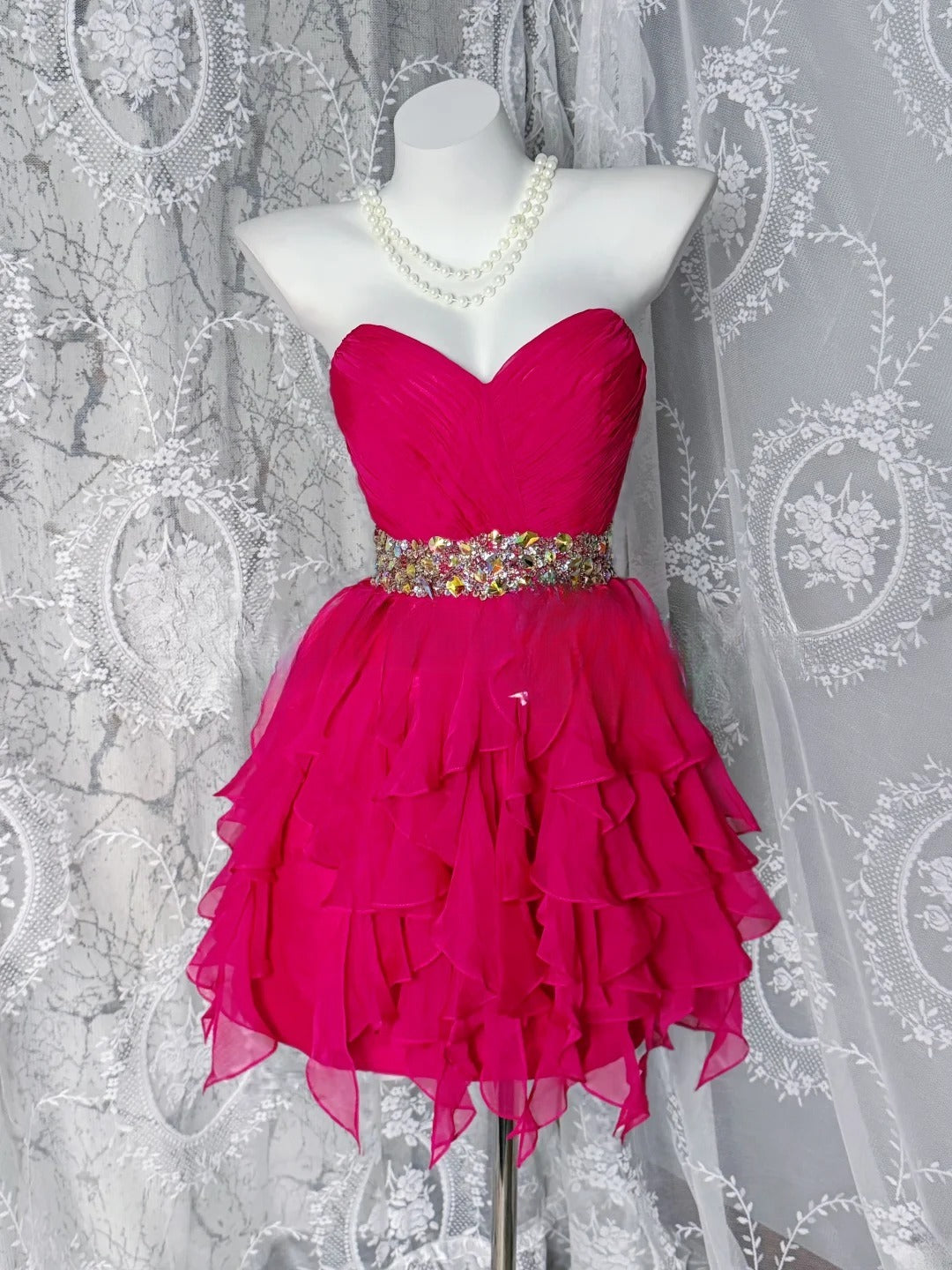 Cute Hoco Dress Ball Gown Pink Chiffon Beaded Sweetheart Short Homecoming Party Dresses RB9847