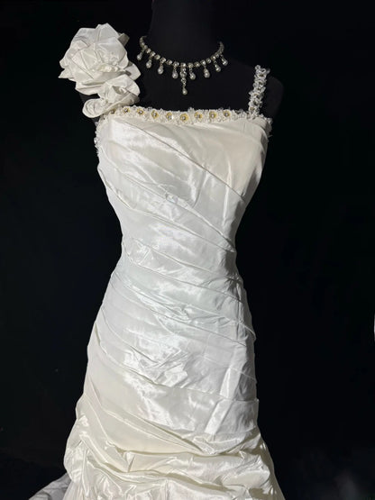 Robe de mariée sirène bohème sans manches en dentelle blanche plissée satin long vintage années 70 AS045