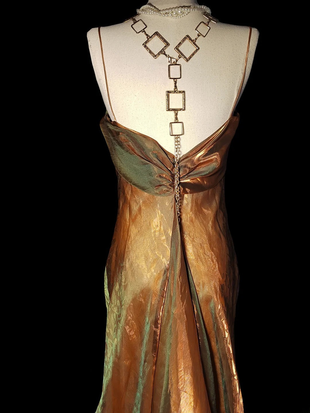 Robe de bal longue sans manches à bretelles spaghetti style sirène rétro années 60, ornée de fleurs, idéale pour les fêtes de fin d'année scolaire (AS046)