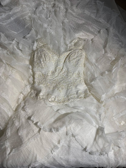 Rustikales langes Brautkleid im 70er-Jahre-Stil mit einzigartigem Ballkleid, V-Ausschnitt und Bohème-Charme, mit Spitze, figurbetont, auch in kleinen und großen Größen erhältlich (AS046).