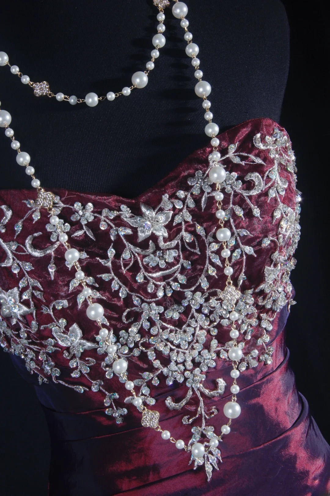 Vintage-Abendkleider im 90er-Jahre-Stil, formell, Meerjungfrauen-Schnitt, Herzausschnitt, Traubentaft mit Perlenstickerei, lange Partykleider, Ballkleider AS046