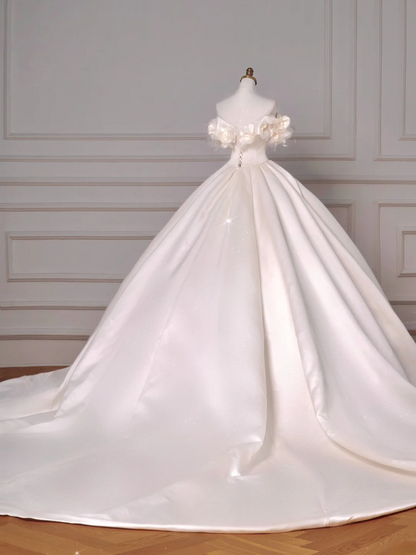 Zeitloses Brautkleid: Ballkleid mit schulterfreiem Satin-Ausschnitt und Rüschen, figurbetontes, langes Brautkleid mit plissiertem Korsett (AQ050)