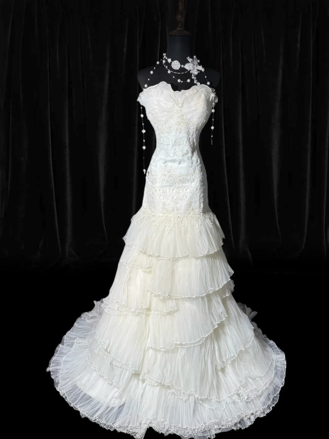 Traumhafte lange Brautkleider im 70er-Jahre-Stil, Meerjungfrauen-Ausschnitt, Boho-Stil, mit Spitze, figurbetont, auch in kleinen und großen Größen erhältlich, AS051
