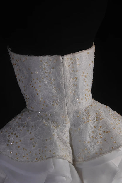 Niedliches Ballkleid mit Herzausschnitt, weiß, Satin mit Spitze, kurzes Kleid zum 18. Geburtstag, Homecoming-Kleid, Cocktailkleid AS052