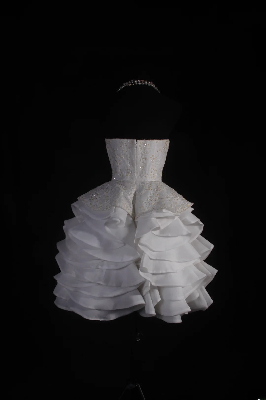 Niedliches Ballkleid mit Herzausschnitt, weiß, Satin mit Spitze, kurzes Kleid zum 18. Geburtstag, Homecoming-Kleid, Cocktailkleid AS052
