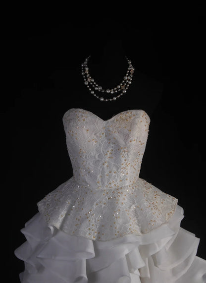 Niedliches Ballkleid mit Herzausschnitt, weiß, Satin mit Spitze, kurzes Kleid zum 18. Geburtstag, Homecoming-Kleid, Cocktailkleid AS052
