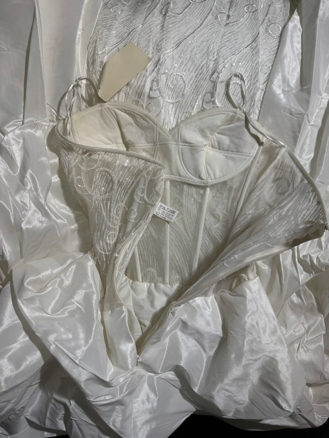 Vintage langes Brautkleid im Stil der 1960er Jahre, Ballkleid mit Herzausschnitt, Satin mit plissierter Schleppe, weißes Brautkleid AS052