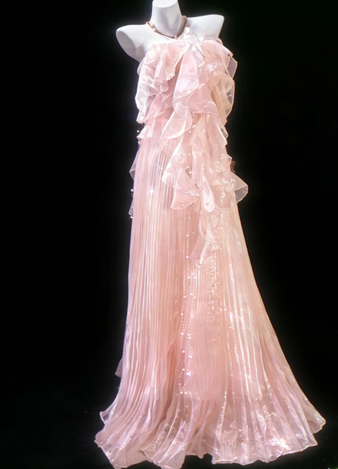 Robe de bal longue rétro chic en tulle rose sans bretelles, coupe trapèze, idéale pour les jeunes filles en terminale ou pour un 21e anniversaire (AS054)