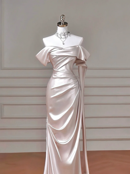 Zeitloses Brautkleid im Meerjungfrauenstil, schulterfrei, hellrosa, plissiert, aus Satin, mit Korsett, figurbetont, AQ055