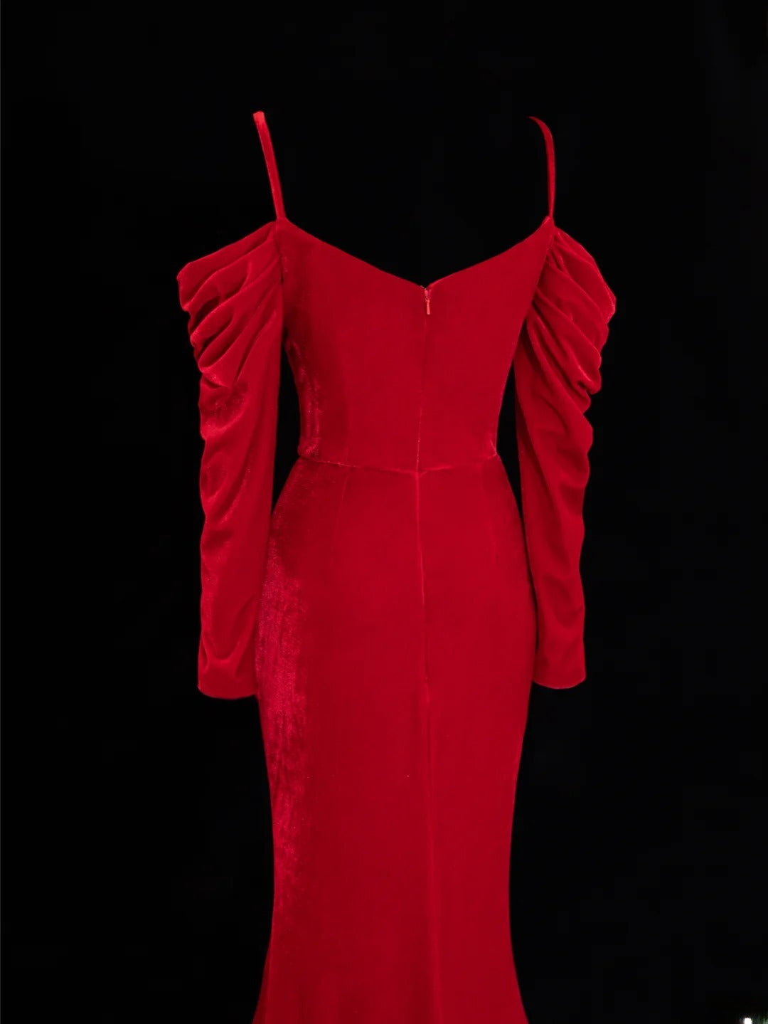Schlichtes, formelles, schulterfreies, rotes Meerjungfrauenkleid mit Schlitz und Raffungen – ein beeindruckendes langes Ballkleid oder Abendkleid SA056