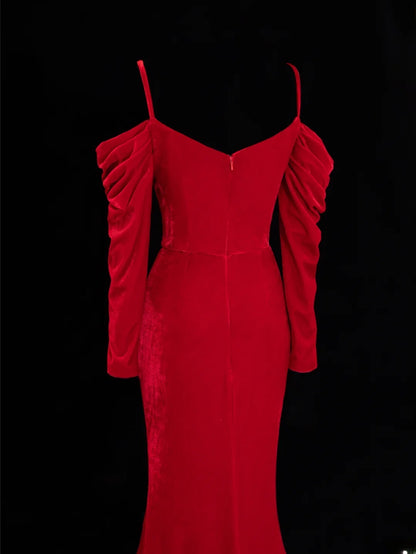 Schlichtes, formelles, schulterfreies, rotes Meerjungfrauenkleid mit Schlitz und Raffungen – ein beeindruckendes langes Ballkleid oder Abendkleid SA056