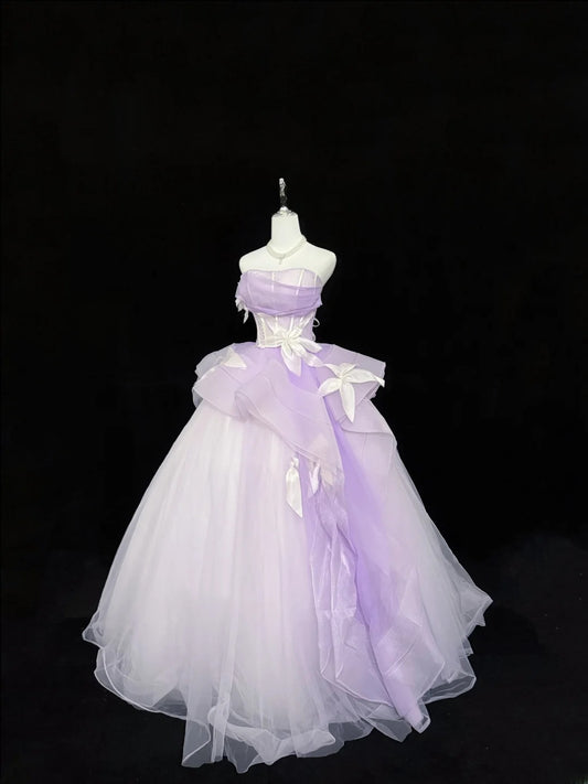 Dezentes trägerloses Ballkleid aus lila Tüll mit Blumen, gerüschtes Quinceañera-Kleid, voluminöses Sweet-16-Outfit, Vestido de RB7428