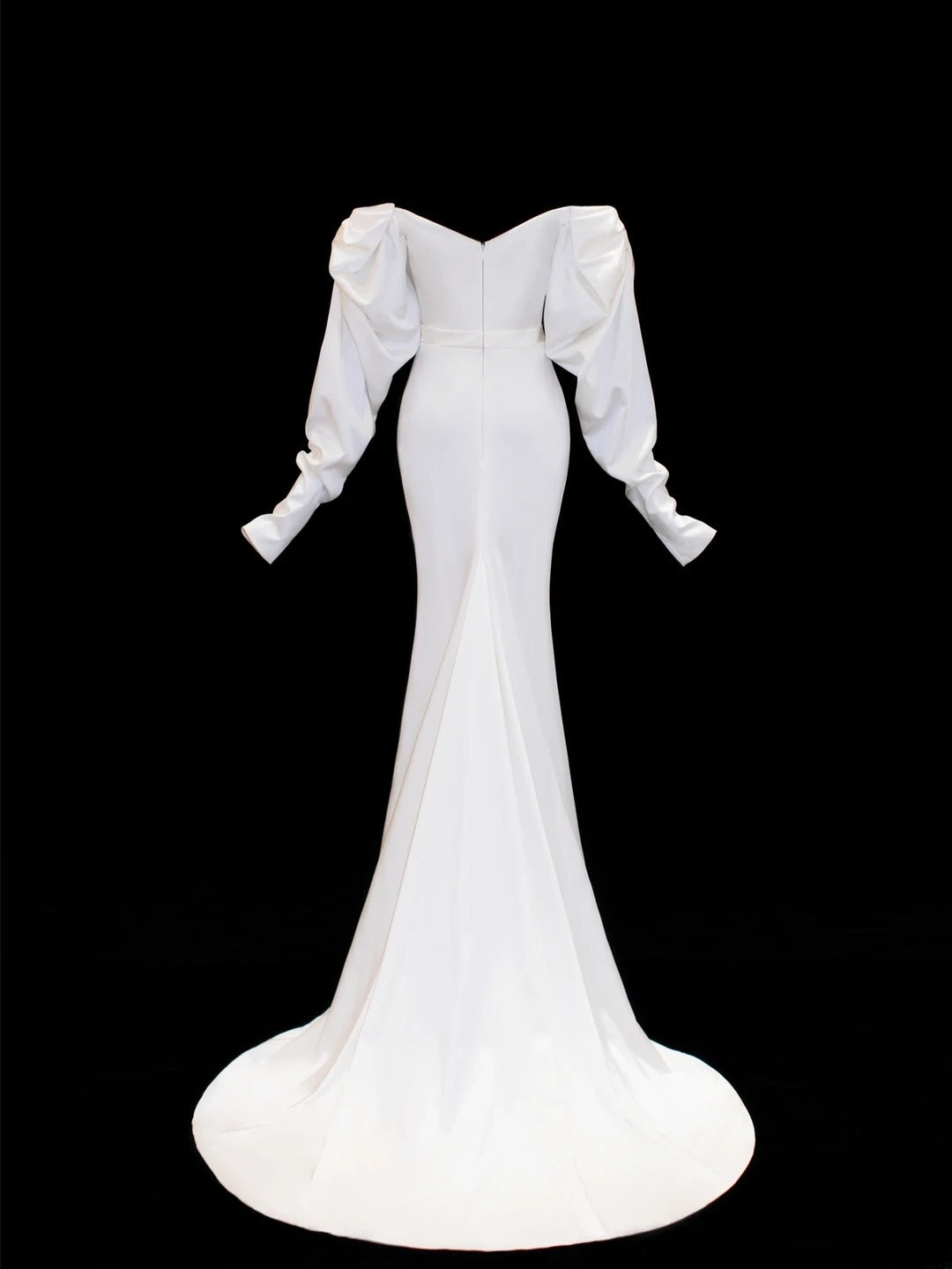 Romantisches Brautkleid im Meerjungfrauenstil mit schulterfreiem Schnitt und Ärmeln aus weißem Satin, erhältlich in Petite- und Plus-Size-Größen (SA059)