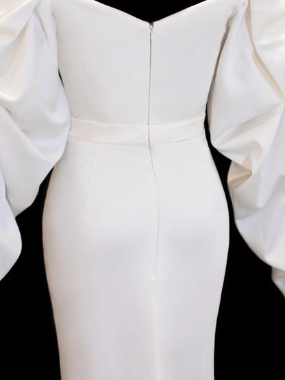 Romantisches Brautkleid im Meerjungfrauenstil mit schulterfreiem Schnitt und Ärmeln aus weißem Satin, erhältlich in Petite- und Plus-Size-Größen (SA059)