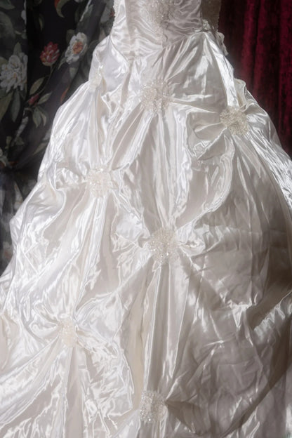 Beautiful Ball Gown Strapless White Taffeta With Lace Long Autumn Brides Gown Bridal Dress Wedding Dresses RB8081