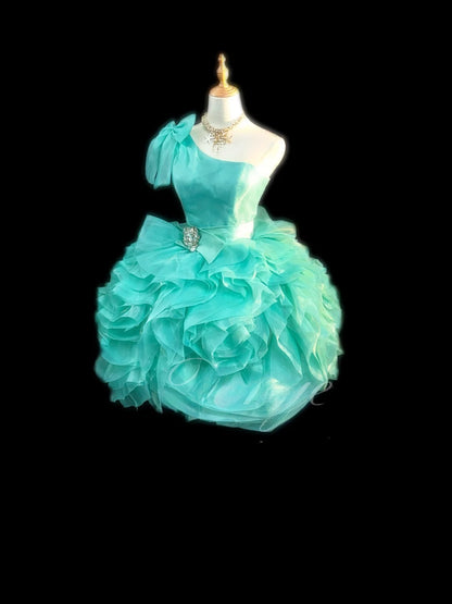Jolies Robes de Bal Courtes Bleues à Paillettes et Épaule Dénudée - Inspiration Robe de Remise de Diplôme - Tenues de Gala Senior RB3461