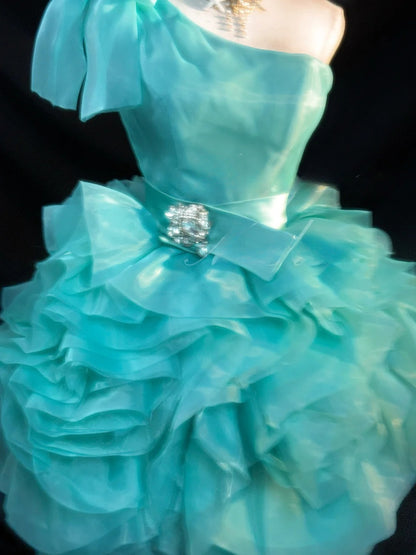 Jolies Robes de Bal Courtes Bleues à Paillettes et Épaule Dénudée - Inspiration Robe de Remise de Diplôme - Tenues de Gala Senior RB3461