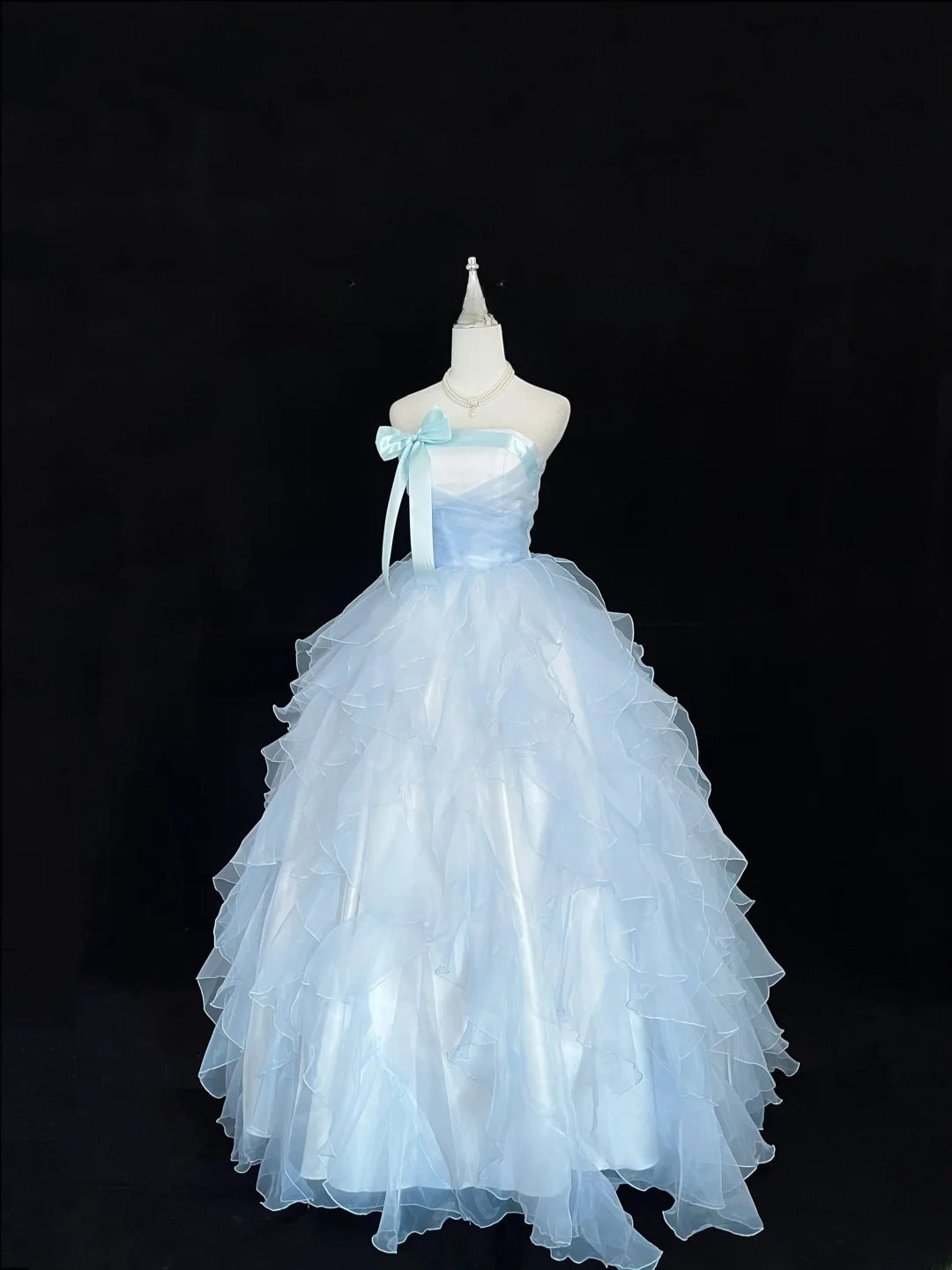 Stunning Ball Gown Strapless Blue Tulle With Tiered Layers Quince Dress Voluminous Sweet 16 Sweet Sixteen Outfits Vestido de RB7431