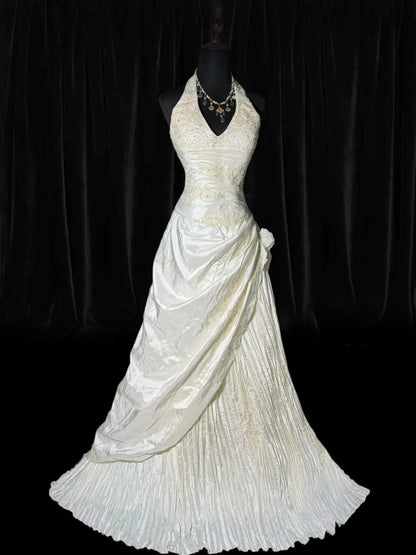 Robes de mariée longues et intemporelles, inspiration années 70 : robes élégantes de style bohème, coupe trapèze, dos nu, avec jupe plissée ajustée (AS060).