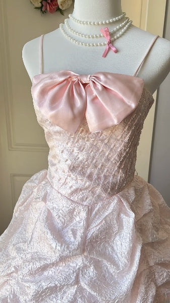 Quinceanera-Kleid für den 15. Geburtstag, Ballkleid mit Spaghettiträgern, rosa Satin mit Falten, langes Kleid zum 15. Geburtstag RC0432