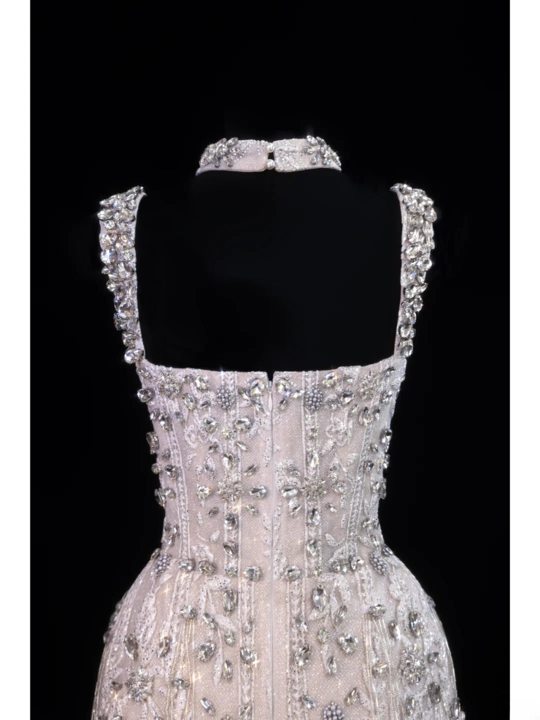 Elegantes Brautkleid in A-Linie mit eckigem Ausschnitt und Perlenstickerei, kurzes Modell für zierliche und große Größen, SA061