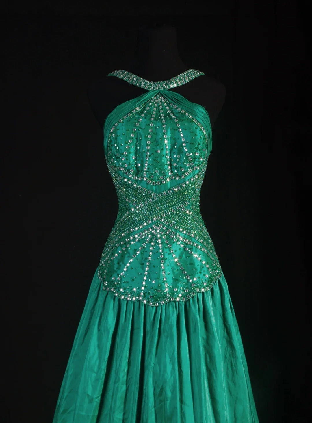 Vintage A-Linien-Partykleid aus grünem Satin mit Perlen im eleganten Retro-Stil der 1950er Jahre – perfekt für Geburtstage, Dinnerpartys und Abschlussbälle (AS061)