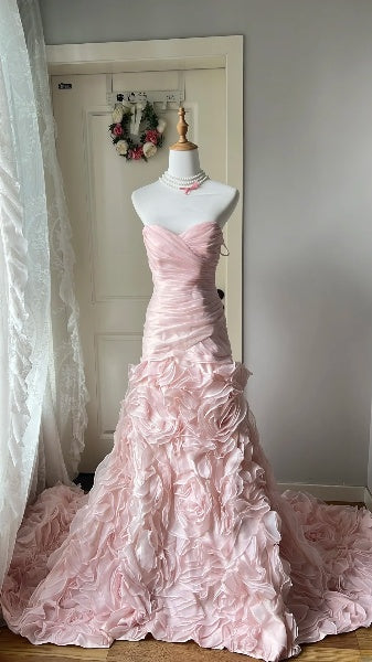 Rosa langes Meerjungfrau-Abschlussballkleid mit herzförmigem Ausschnitt und gestuften Blumen, festliches Abendkleid für Damen RC0434