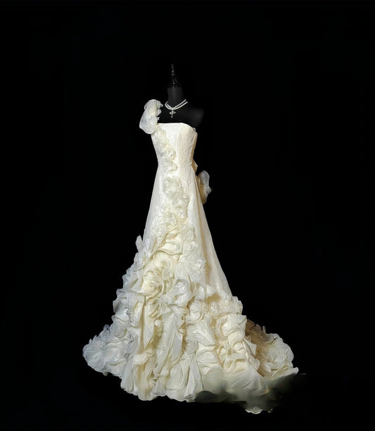 Vintage Ballkleid One-Shoulder 2000er mit gestuftem langem Herbst Winter Brautkleid Hochzeitskleider RB8820