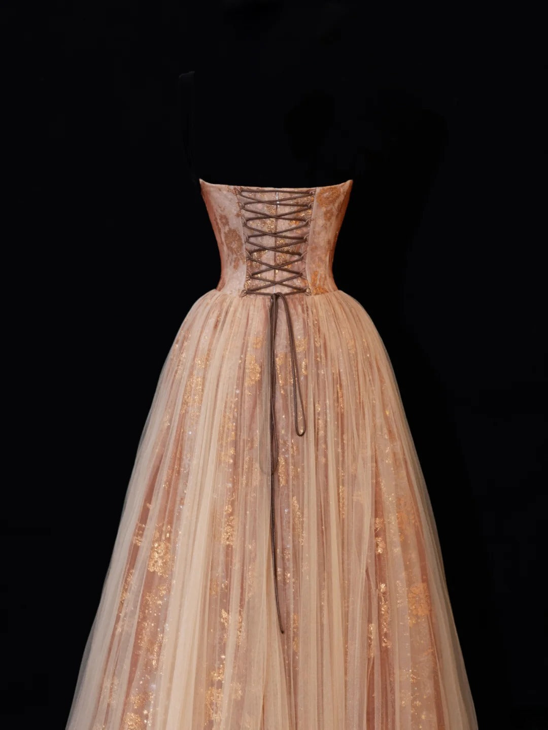 Robe de bal longue élégante style années 50, coupe trapèze, décolleté cœur, ornée de sequins et de perles, à prix abordable (SA065)