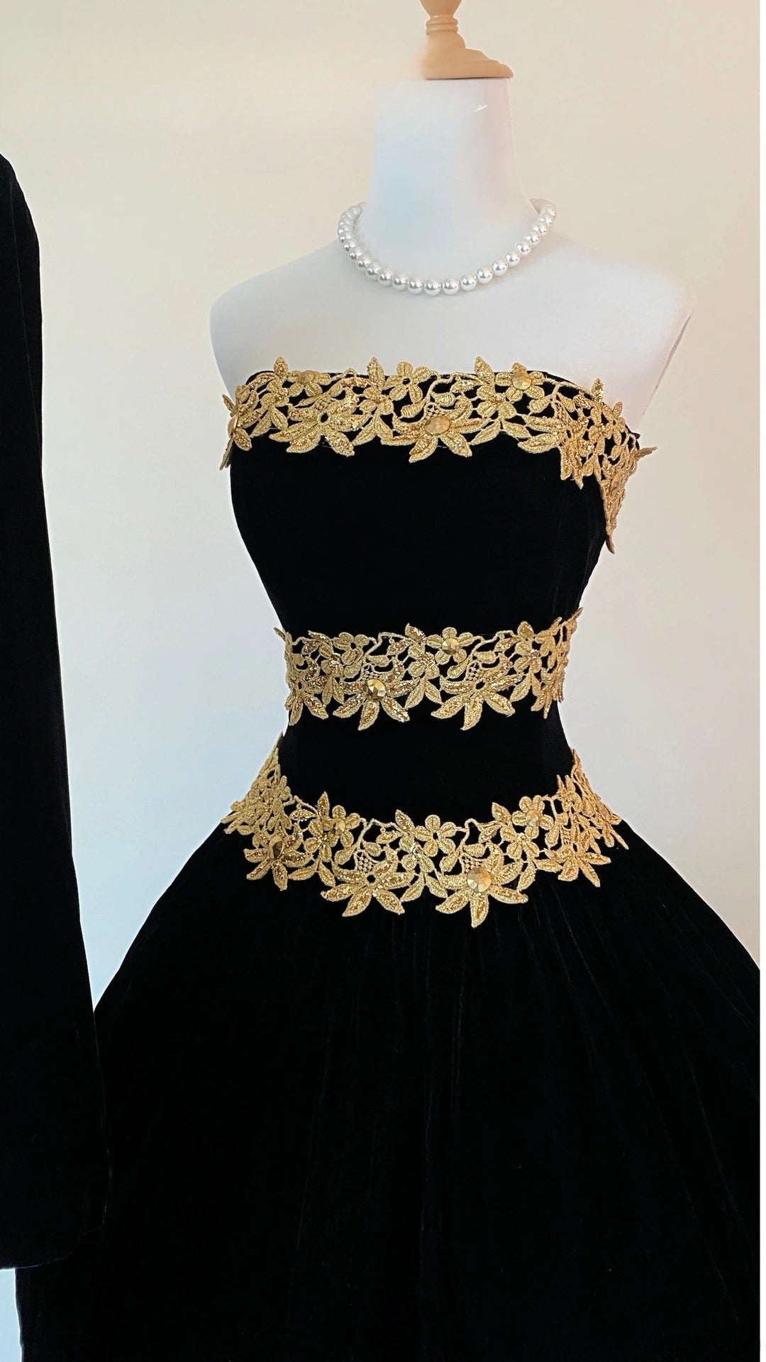 Mermaid Halter Black Prom Dress With Gold Lace Floor Length Formal Party Gown RB9047