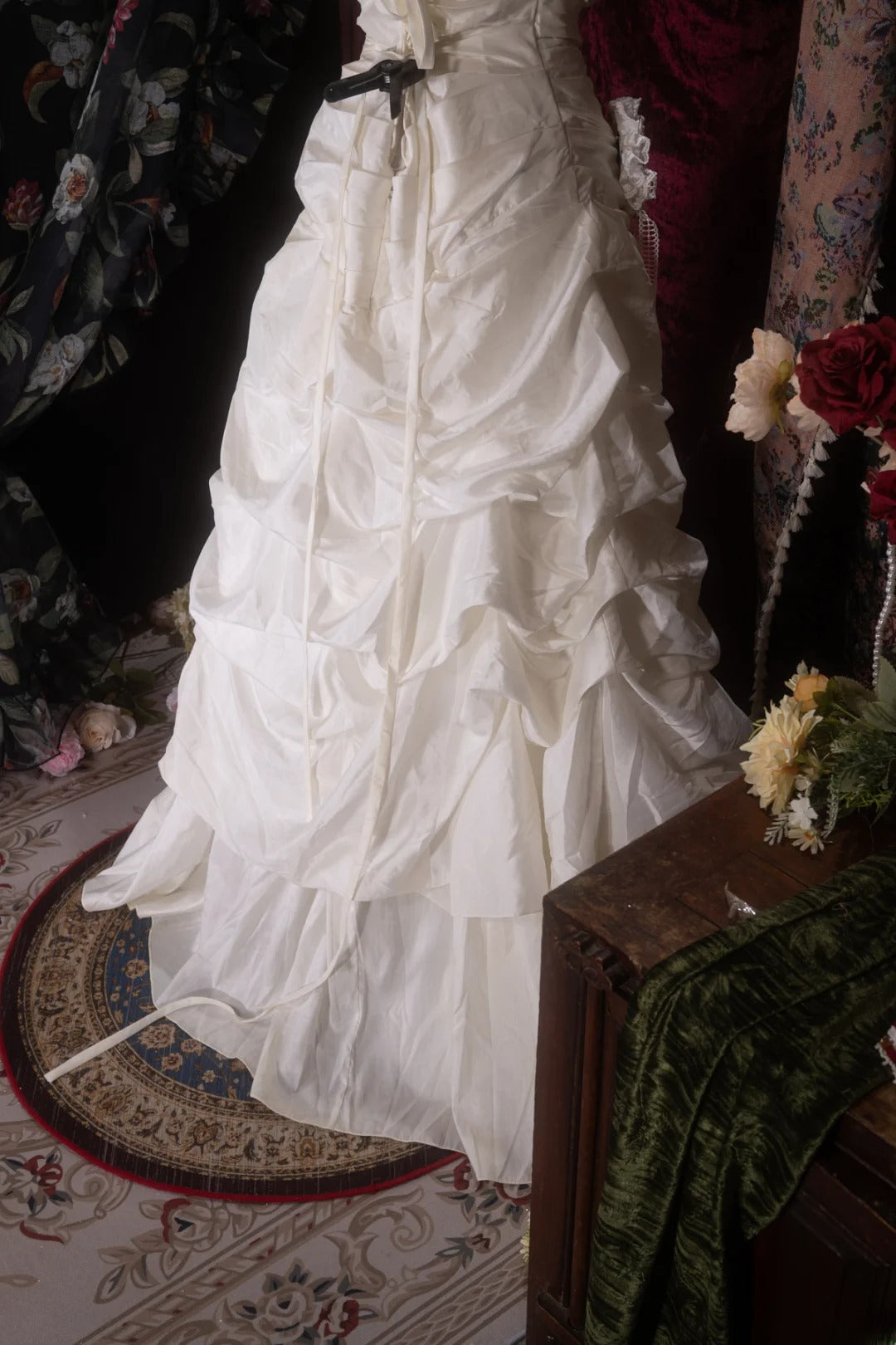 Elegant Ball Gown Strapless White Organza With Ruffled Long Prom Dresses Formal Outfit Evening Night Dress RB8089