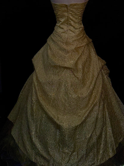 Süßes Ballkleid, trägerlos, ärmellos, Gold mit Rüschen, Blumen, langes Quinceañera-Kleid, vestido de 15 de cenicienta RB3468