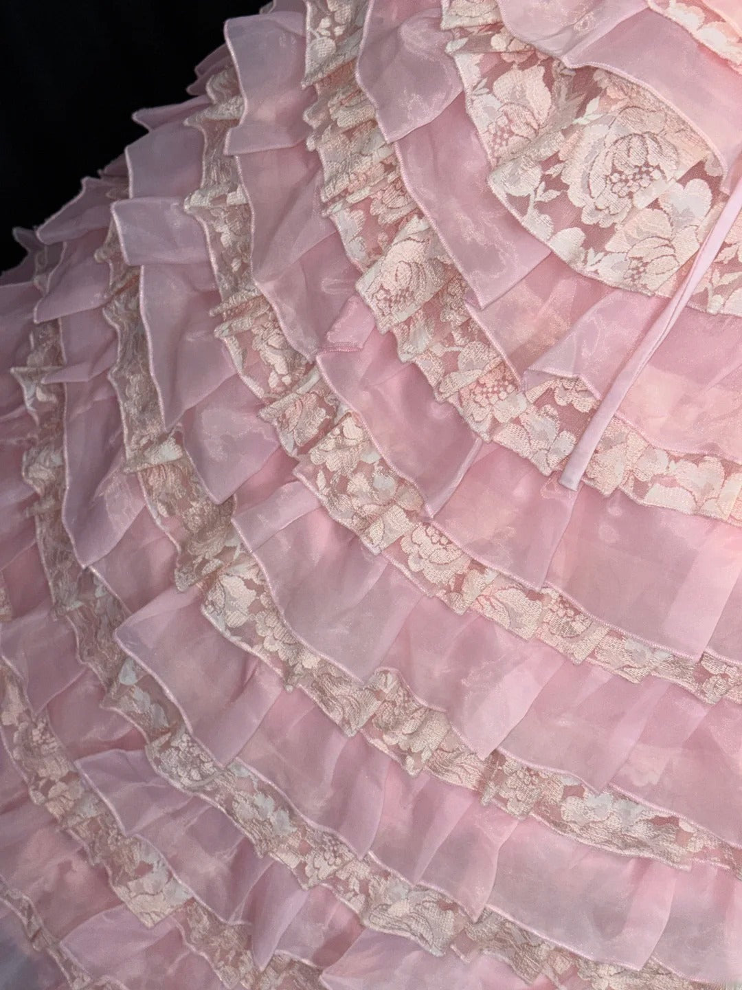 Prinzessin Ballkleid Trägerlos Ärmellos Pink Gestuft Mit Rüschen Blumen Langes Quinceanera Kleid vestido de 15 de cenicienta RB3469