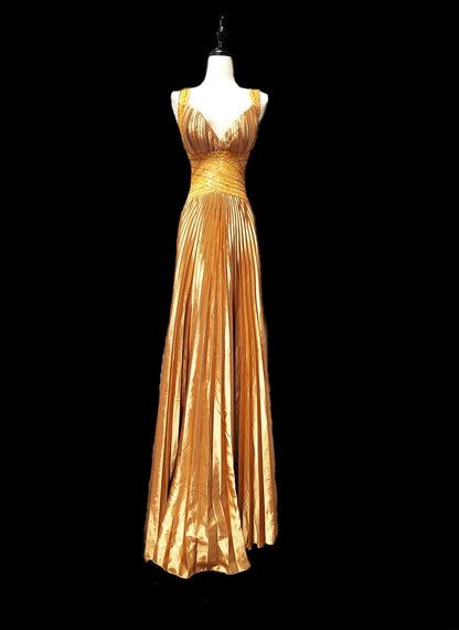 Robe de soirée longue orange à décolleté cœur et perles, coupe trapèze, inspiration bal de fin d'année AS078