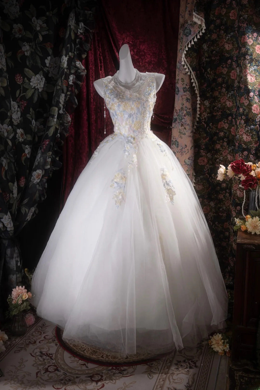 Pretty Ball Gown Scoop White Tulle With Appliqued Long Quince Dress Quinceanera Dresses Formal Birthday Outfits RB8097