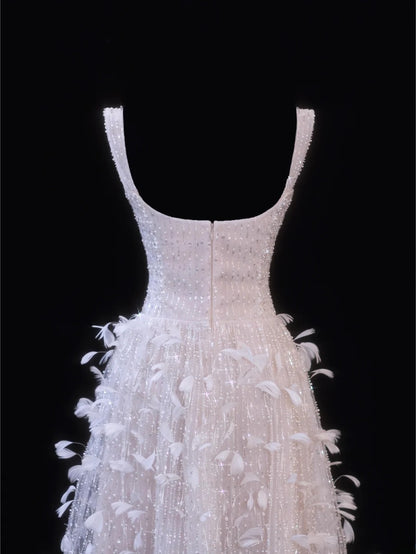 Elegantes weißes Brautkleid mit A-Linien-Schnitt, eckigem Ausschnitt und Perlenstickerei, kurzes Modell für zierliche Frauen und Frauen in großen Größen (SA078)