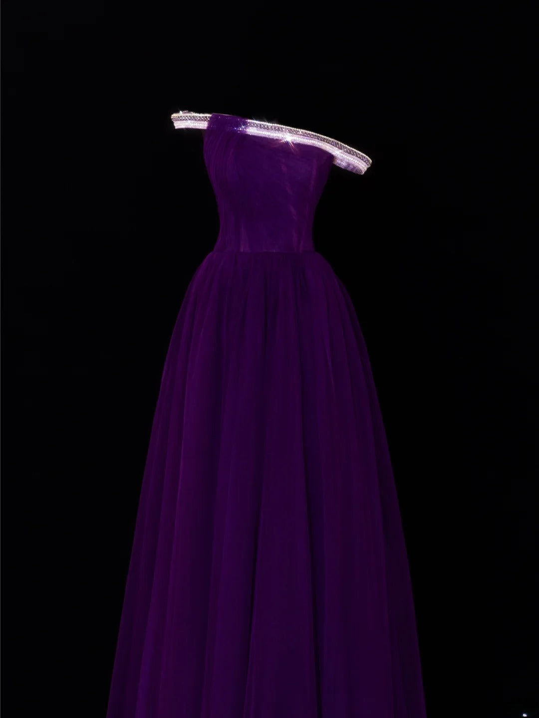 Elegantes, schulterfreies, lila Tüllkleid im A-Linien-Stil der 1950er Jahre mit Perlen und Falten – ein beeindruckendes langes Ballkleid oder Abendkleid SA081