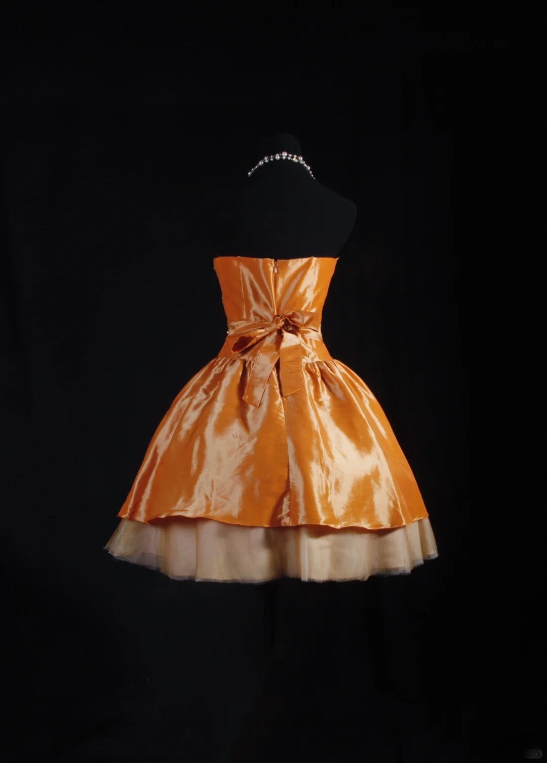 Robe de bal bustier orange en taffetas ornée de perles, courte, idéale pour un 16e anniversaire, un bal de promo ou une soirée cocktail (AS082)
