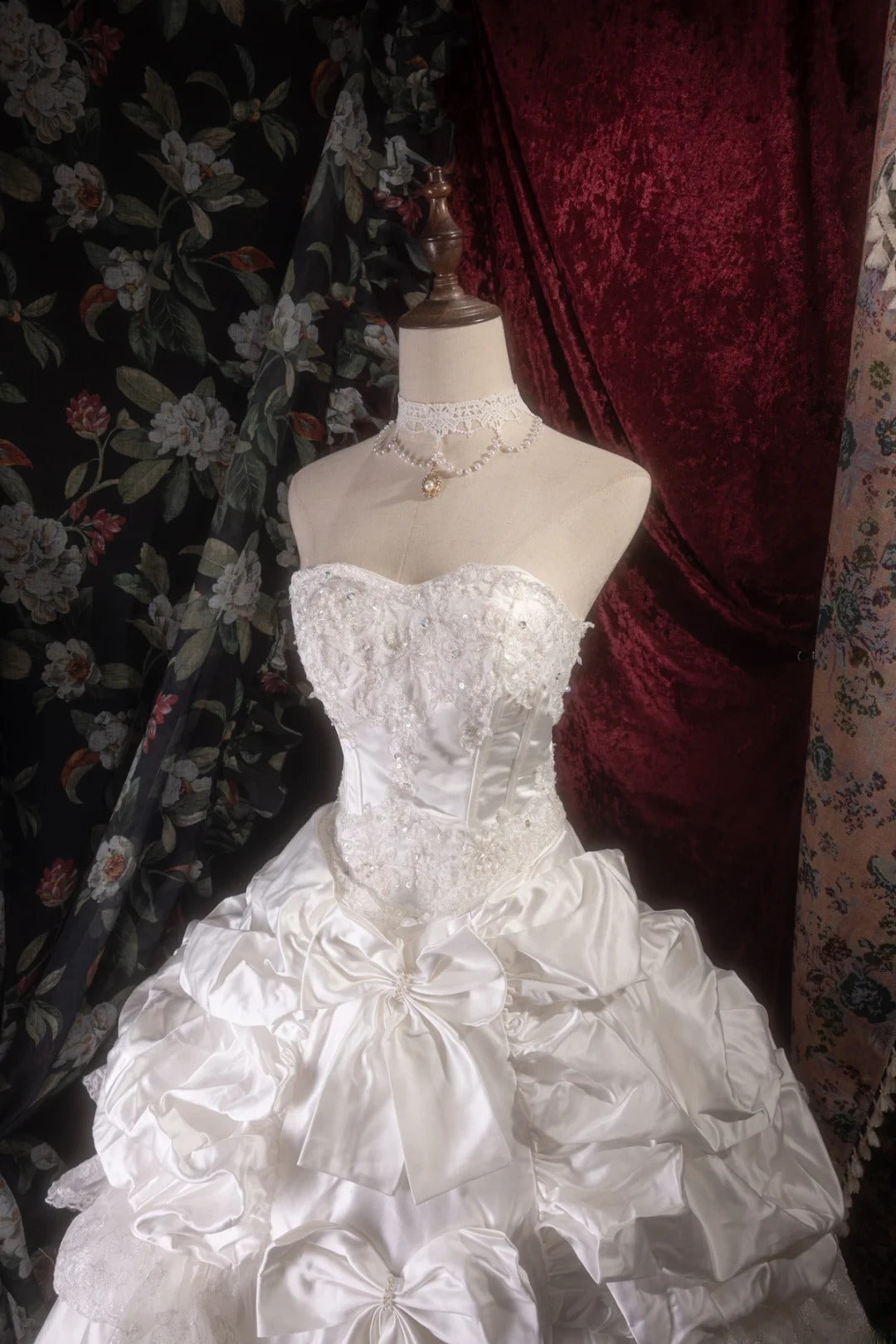 Pretty Ball Gown Sweetheart White Satin With Appliqued Long Quince Dress Quinceanera Dresses Formal Birthday Outfits RB8101