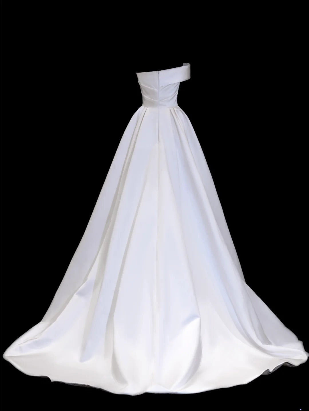 Elegantes, langes, weißes Ballkleid mit Herzausschnitt und plissierten Ärmeln (Modell SA083)