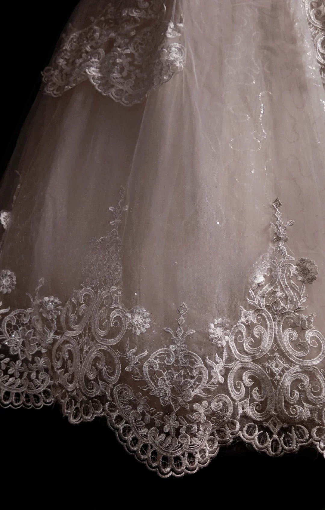 Princess Wedding Dress Ball Gown Off Shoulder White Tulle With Half Sleeves Bridal Gown for Big Day RB9885