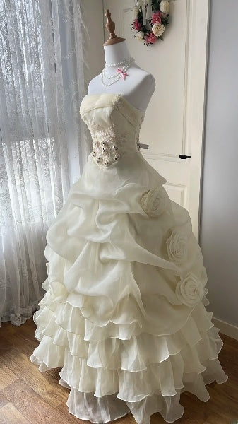 Traumhaftes langes trägerloses Ballkleid in Gelb mit Stufenrock für Sweet 16 Party Geburtstag Outfit RC0452