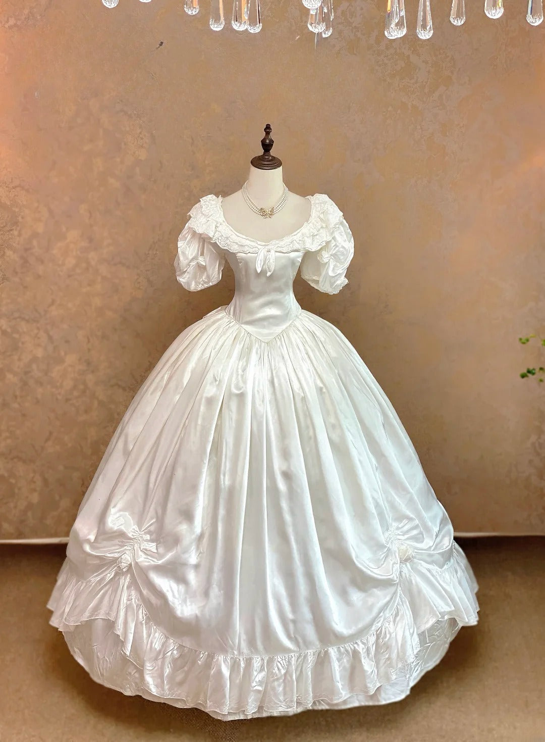 Princess Ball Gown Wedding Dress Square Floor Length With Ruffles Satin Long White Bridal Gown RB9063