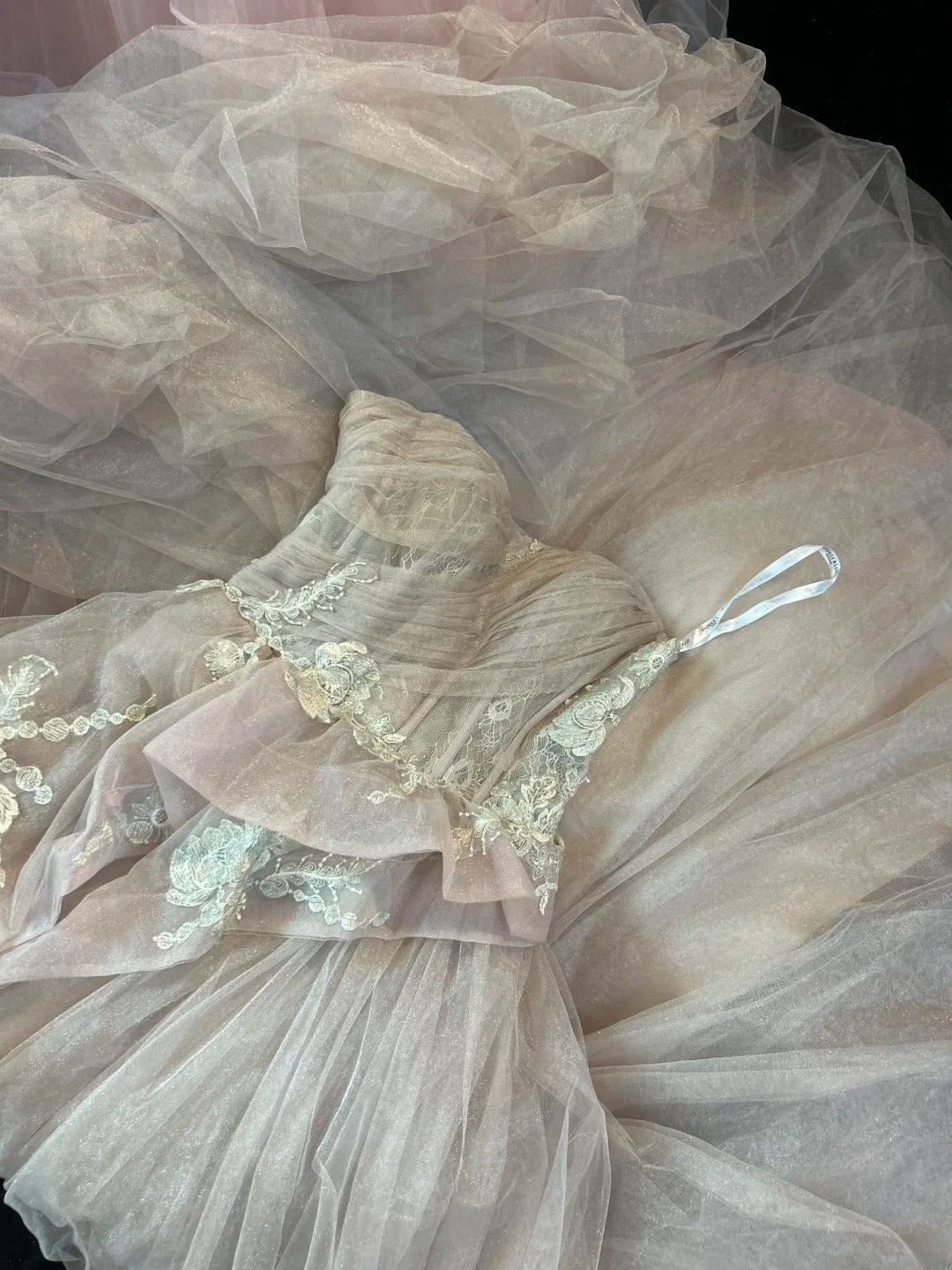 Prinzessin Ballkleid Trägerlos Hellrosa Ärmellos mit Applikationen Langes Quinceanera Kleid Vestido de 15 de Cenicienta RB3479