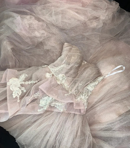 Prinzessin Ballkleid Trägerlos Hellrosa Ärmellos mit Applikationen Langes Quinceanera Kleid Vestido de 15 de Cenicienta RB3479