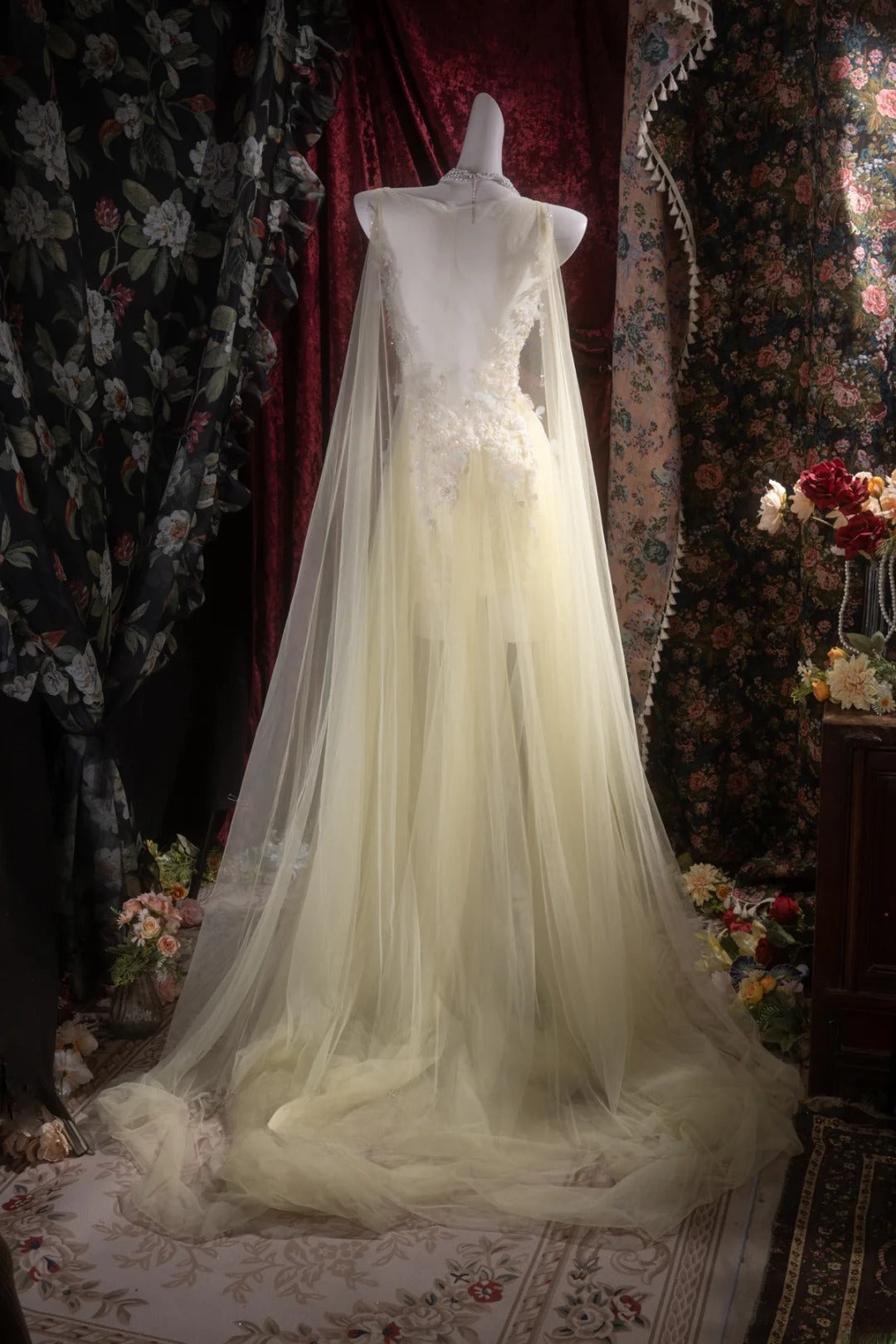 Elegant A Line Scoop Neck Yellow Tulle With Appliqued Cape Long Prom Dresses Formal Outfit Evening Night Dress RB8101