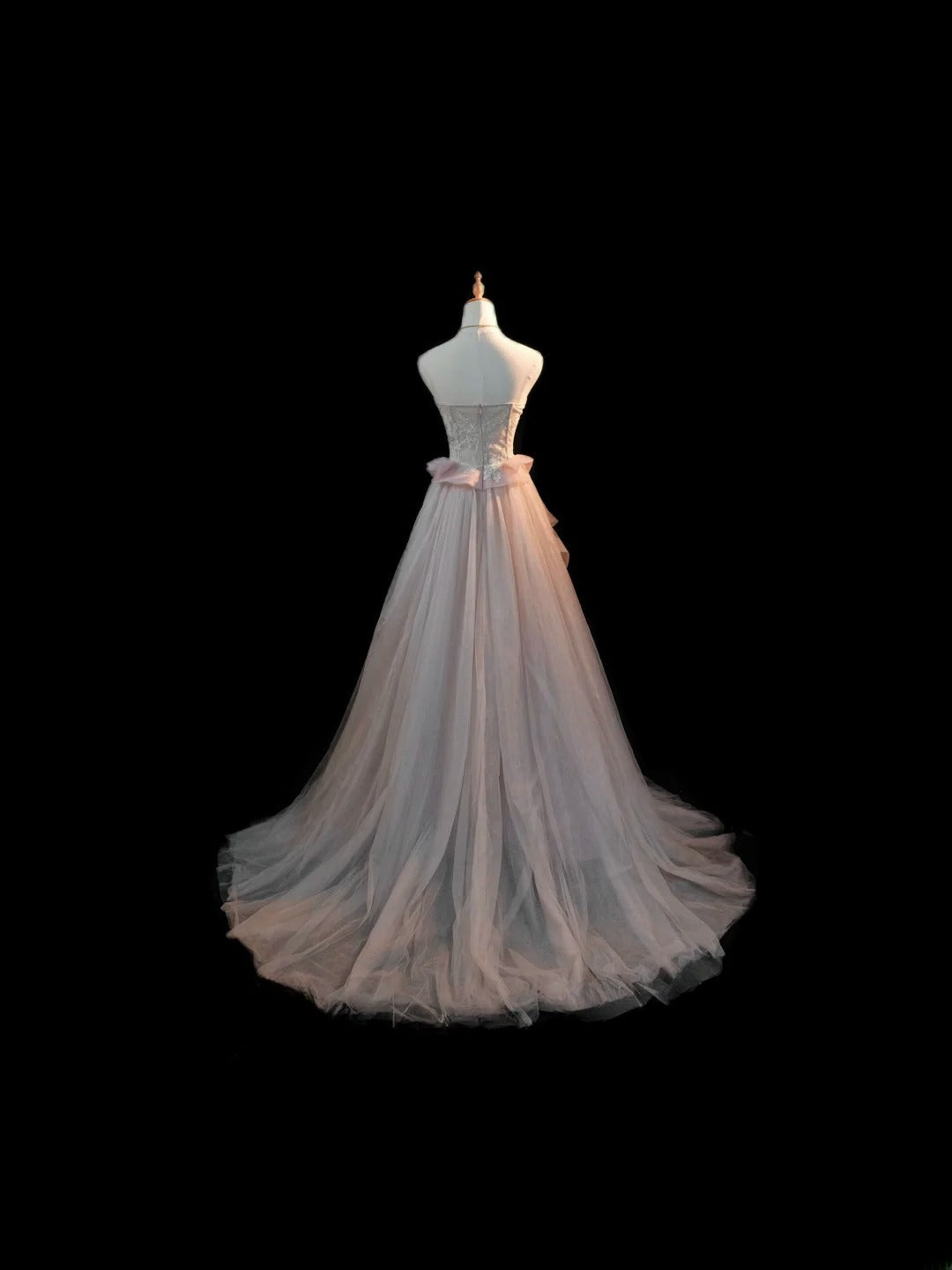 Prinzessin Ballkleid Trägerlos Hellrosa Ärmellos mit Applikationen Langes Quinceanera Kleid Vestido de 15 de Cenicienta RB3479