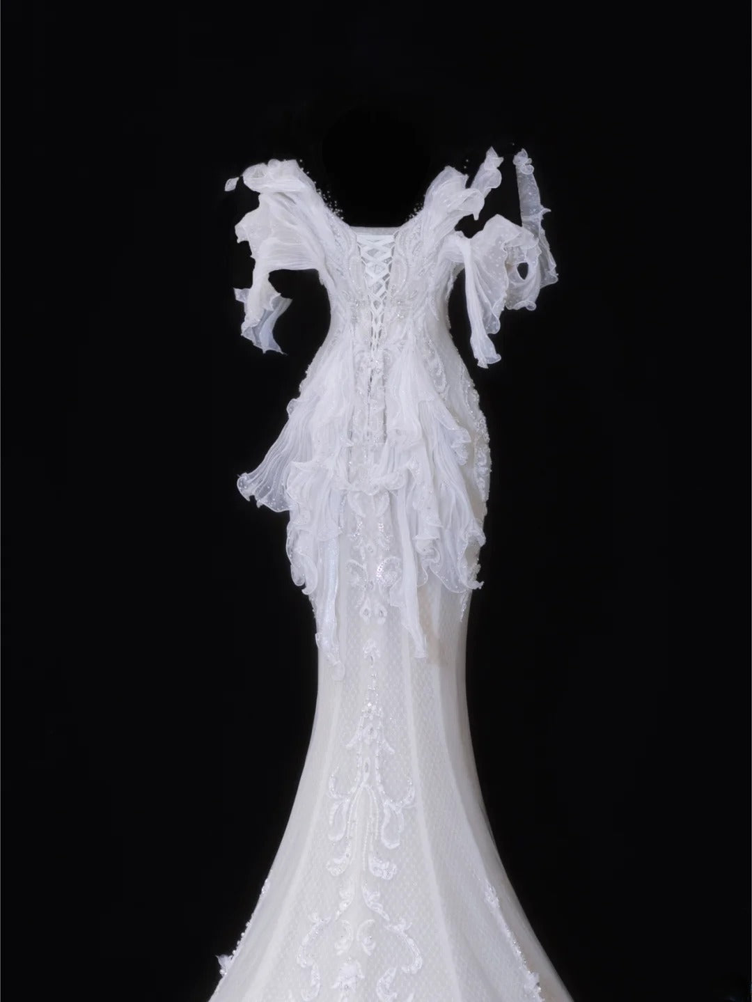 Elegantes, langes, weißes Meerjungfrauen-Brautkleid mit herzförmigem Ausschnitt, plissierten Applikationen, Modell SA088