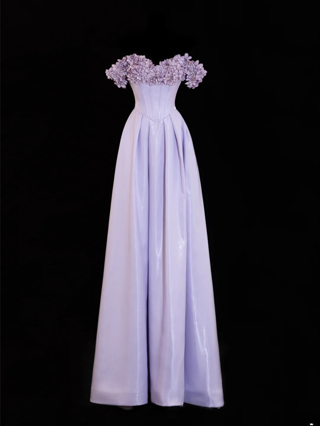 Robe de bal sobre et élégante, coupe trapèze, épaules dénudées, inspiration lilas et fleurs, manches longues, modèle SA089