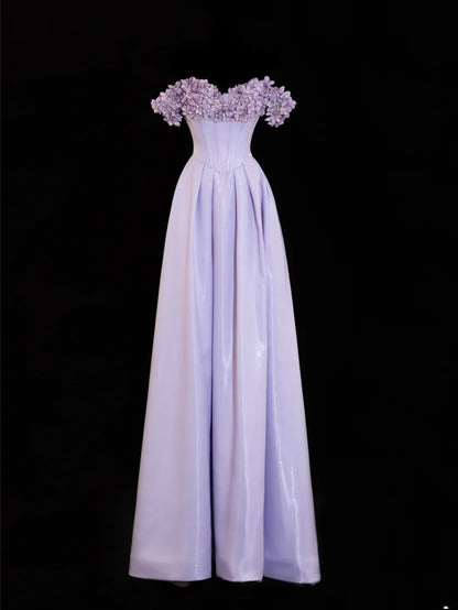 Robe de bal sobre et élégante, coupe trapèze, épaules dénudées, inspiration lilas et fleurs, manches longues, modèle SA089